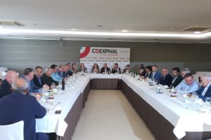 Reunión de la consejera de Agricultura con la cúpula de Coexphal
