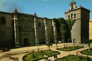 Zona de ajardinamiento de la plaza de la Catedral.