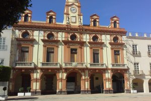 La Plaza Vieja contará este año con siete barras de hermandades.