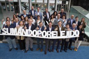 La candidatura del PP de El Ejido, este lunes, en su presentación oficial.