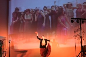 Tango final interpretado por Leticia Valle, quien da vida a Concha Robles.