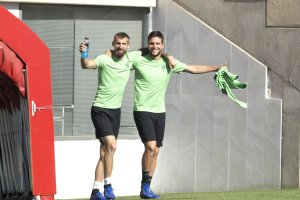 Saveljich y Giménez saliendo al entrenamiento.