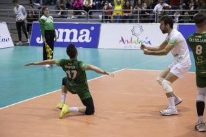 Fran Ruiz celebrando un punto con el Unicaja Almería.