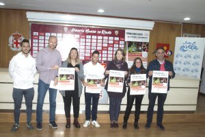 Foto de familia tras la presentación del evento.