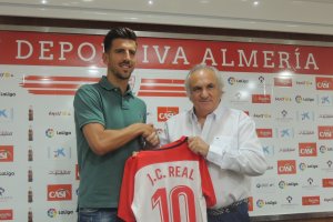 Juan Carlos Real fue presentado a lo grande por Alfonso García.