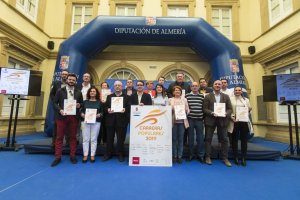 Ángeles Martínez con los alcaldes de los municipios que participan en el circuito.