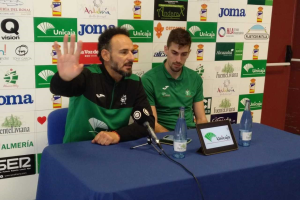 Manolo Berenguel con Jorge Almansa en la presentación de la gran final.
