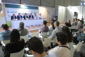 Mesa redonda de conferencias en Infoagro Exhibition