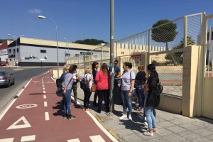 Algunas de las madres de alumnos que han protestado este martes.
