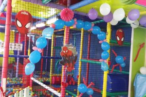 Piscinas de bolas de MacPapas en Almería.