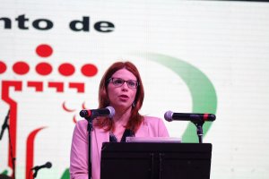 La alcaldesa de Huércal de Almería durante su Saluda de las Fiestas Patronales.