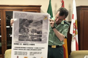 Arturo Prieto, coronel jefe de la Guardia Civil, presenta la exposición fotográfica