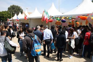 La comunidad universitaria ha celebrado una nueva edición de la Feria de las Naciones.