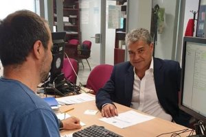 El rector, en el momento de inscribir oficialmente su candidatura a la reelección.
