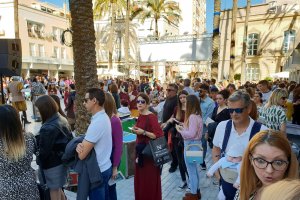 Asistentes a la 40ª edición de la Feria del Libro.