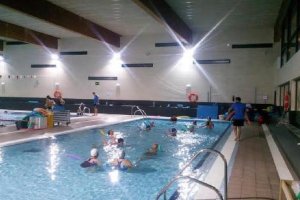 Piscina cubierta de Huércal-Overa, tras reabrir en 2014.