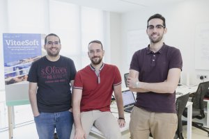 Vitaesoft es una empresa formada por Fernando Cardila, Rafael Bernabeu y Cristian Navarro.