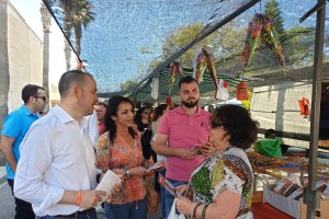 La presidenta del Parlamento andaluz y el ‘alcaldable’ de Ciudadanos en Balerma.