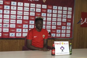 Yan Eteki pddrá disputar el tramo final con el Almería.