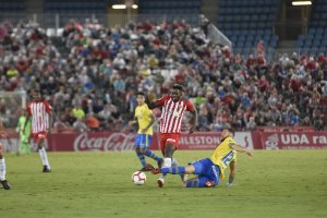 Yan Eteki es imprescindible en el esquema rojiblanco.