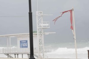 El viento provocará el sábado olas de tres metros