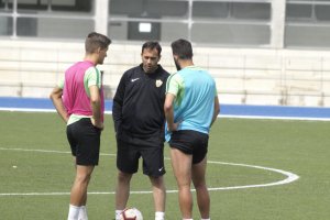 Fran Fernández hablando con José Corpas y Luis Rioja.