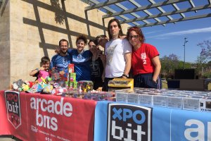 AL COMPLETO  El equipo de Arcade Bits logró un éxito rotundo con su stand.
