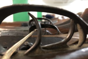 Gatillo de una escopeta expuesta en la Comandancia de Almería este lunes