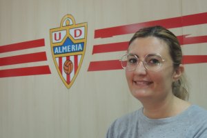 Lorena García en el club del Almería.