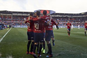 Los jugadores de Osasuna celebrando un gol.