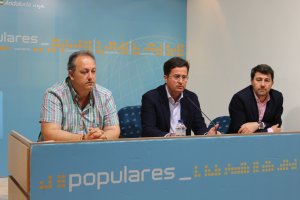 Comparecencia de Francisco Góngora, José Francisco Rivera y Alberto González en la sede del Partido Popular.