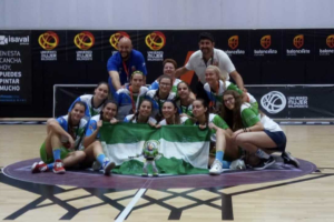 Las almerienses celebrando la victoria.