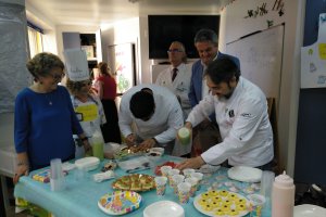 El Chef Toni García preparando un desayuno saludable.