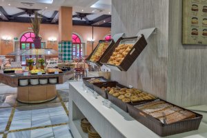 Los buffets de la cadena hotelera son inmejorables.