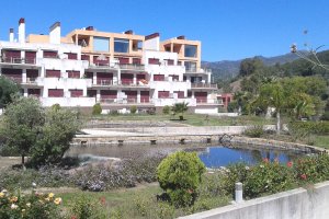 Una de las promociones en venta, con piscina incluida