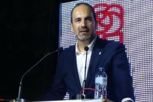 El candidato del PSOE, José Luis Amérigo, en un mitin de esta campaña.