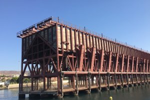 Imagen de El Cable Inglés, en la playa de Las Almadrabillas.