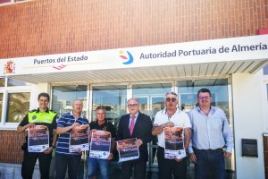 Foto de familia en la Autoridad Portuaria de Almería.