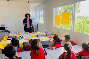 Estudiantes en una clase de Primaria.