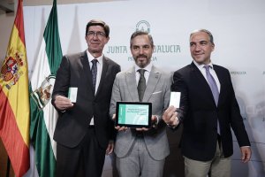 Juan Marín, Juan Bravo y Elías Bendodo
