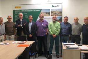 Participantes en la reunión de esta tarde.