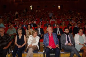 El presidente de Verdiblanca situado entre los representantes de Cocemfe y de la Fundación ONCE.