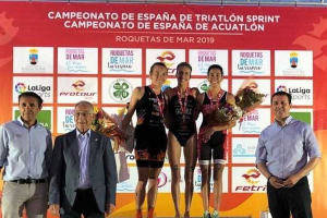 El podio élite femenino.