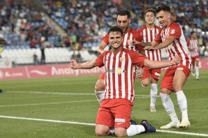 Álvaro Giménez celebrando su último gol con el Almería.