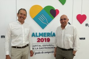 Agustín Santolaya y Gerardo Méndez en la sede de Almería 2019