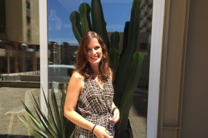 Irene Pardo, tras la entrevista, junto a la cafetería de la Sala Clasijazz.