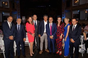 Presidencia y directora general de Tecnova junto a las autoridades y La Voz.