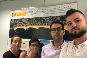 Los cuatro vecinos de Balerma encerrados en la sede provincial de Costas.