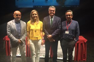 Autoridades en las jornada en torno al ictus celebrada ayer en el Auditorio de Vera.