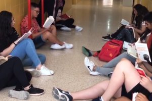 Alumnos del IES Jaroso en el vídeo de protesta elaborado.